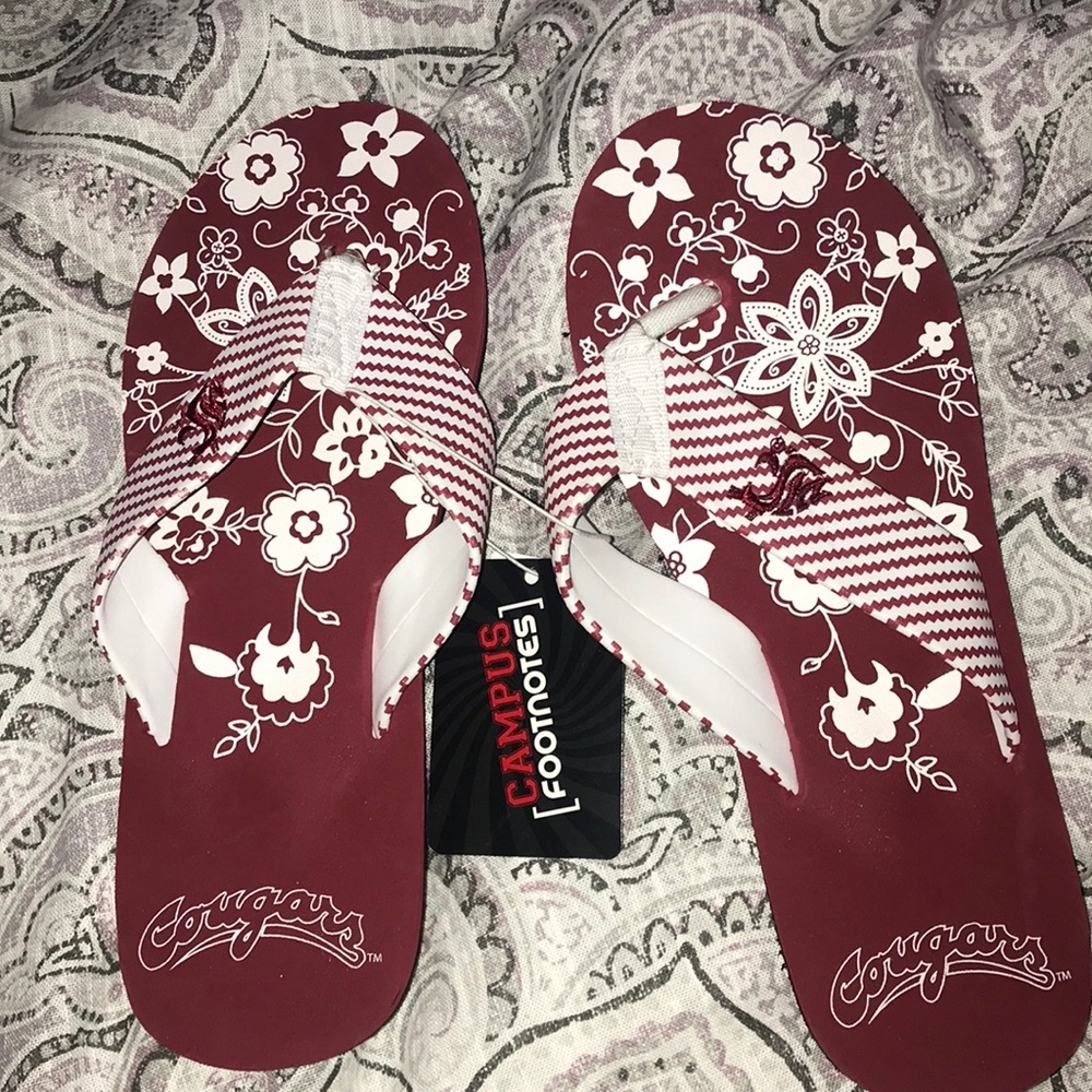 WSU COUGAR flip flops!